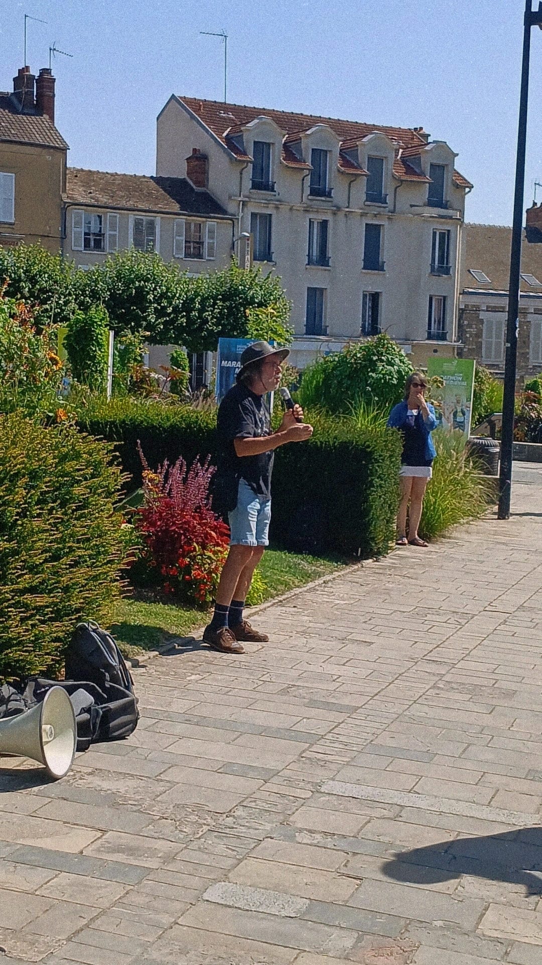 Mobilisation devant la préfecture de Melun contre les tirs en forêt de Fontainebleau